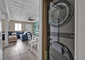 bayvista102-18-laundry.jpg