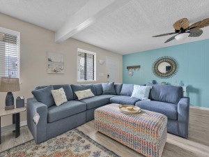 bayvista102-4-living-area.jpg