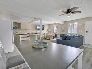 bayvista102-5-dining-area.jpg