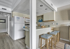 bayvista102-8-kitchen.jpg