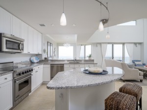 gateway1706-14-kitchen.jpg