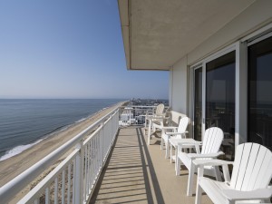 gateway1706-2-bal-view.jpg