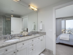 gateway1706-28-primary-bath.jpg