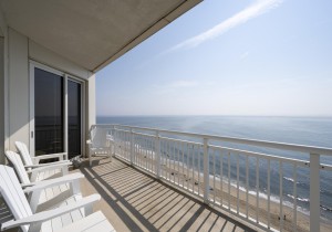gateway1706-3-bal-view.jpg