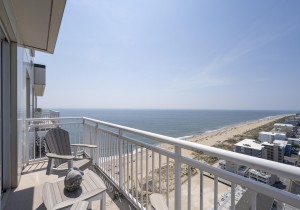 gateway1706-32-balcony.jpg