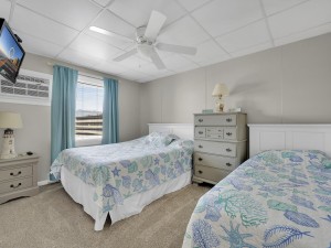 jammer304-10-bedroom-2.jpg