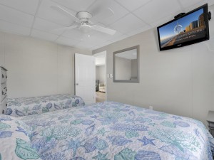 jammer304-11-bedroom-2.jpg