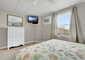 jammer304-14-bedroom-1.jpg