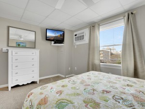jammer304-14-bedroom-1.jpg