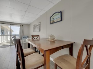 jammer304-5-dining.jpg
