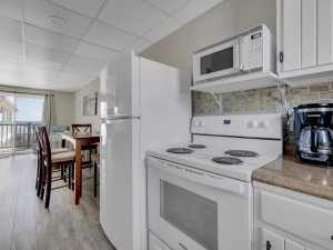 jammer304-6-kitchen.jpg