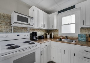 jammer304-7-kitchen.jpg