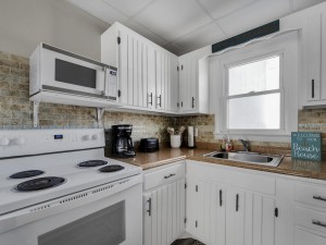 jammer304-7-kitchen.jpg