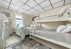 jammer104-11-bedroom.jpg