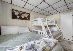 jammer104-13-bedroom.jpg