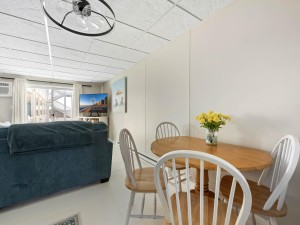 jammer104-5-dining.jpg