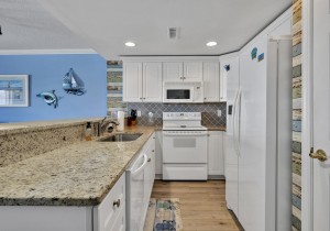 sunsetbay307-10-kitchen.jpg