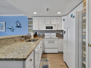sunsetbay307-10-kitchen.jpg