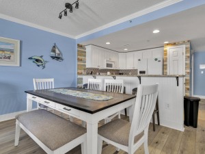 sunsetbay307-12-dining.jpg