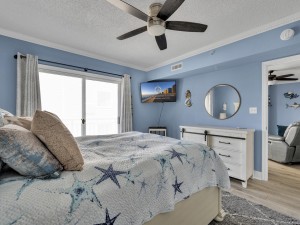 sunsetbay307-15-primary-bedroom.jpg
