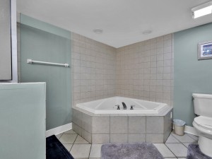 sunsetbay307-18-primary-bath.jpg