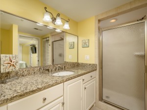 makai102-15-primary-bath.jpg