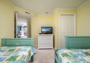 makai102-17-bedroom-2.jpg