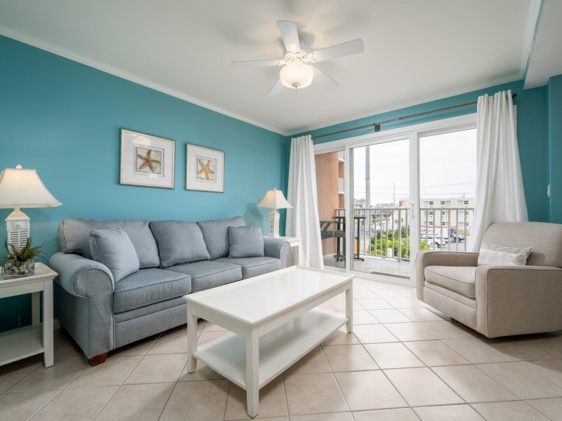 makai102-4-living-area.jpg