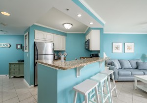 makai102-6-kitchen.jpg
