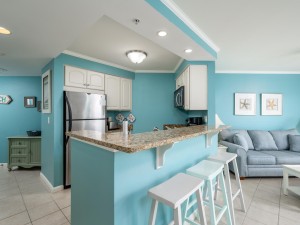 makai102-6-kitchen.jpg