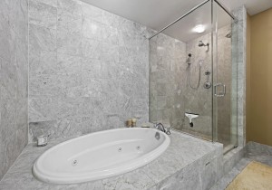 gateway1403-22-primary-bath.jpg