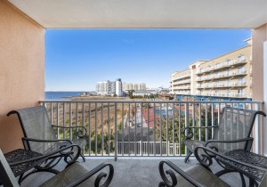 ocmd-makai-unit116-ohi02balcony.jpg