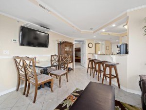 ocmd-makai-unit116-ohi13dining.jpg