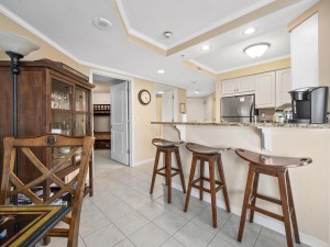 ocmd-makai-unit116-ohi14dining.jpg