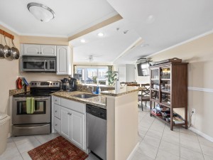 ocmd-makai-unit116-ohi15kitchen.jpg