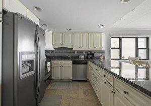 amberwaves104-12-kitchen.jpg