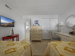 amberwaves104-25-bedroom-2.jpg