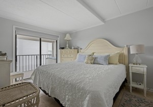 amberwaves104-27-bedroom-3.jpg