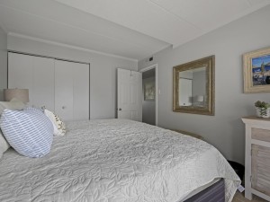amberwaves104-28-bedroom-3.jpg