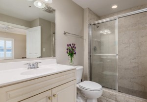 belmont304-11-bath-2.jpg