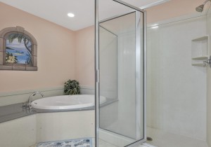 belmont304-18-bath.jpg