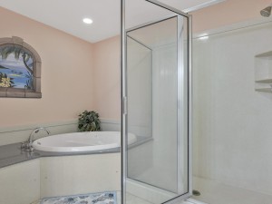 belmont304-18-bath.jpg