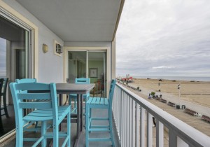 belmont304-2-balcony-and-view-north.jpg