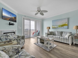 belmont304-5-living-area.jpg