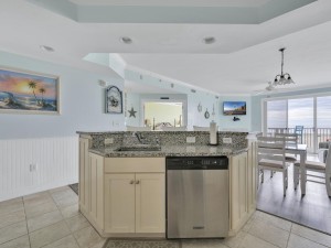 belmont304-9-kitchen.jpg