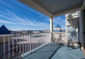 belmont506-2-balcony.jpg