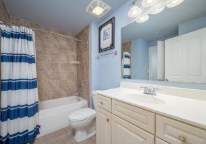 belmont506-21-bath-2.jpg