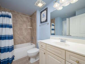 belmont506-21-bath-2.jpg