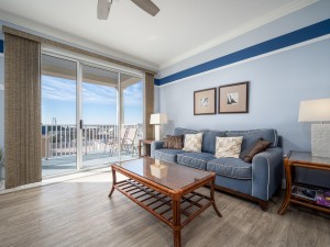 belmont506-7-living-area.jpg