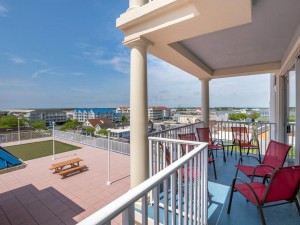 belmont510-5810-balcony.jpg